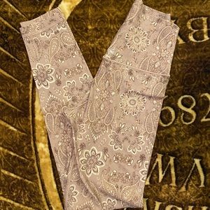 Aerie Chill Play Move Leggings paisley print